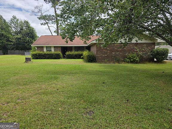3rd image of 227 Colonial Dr