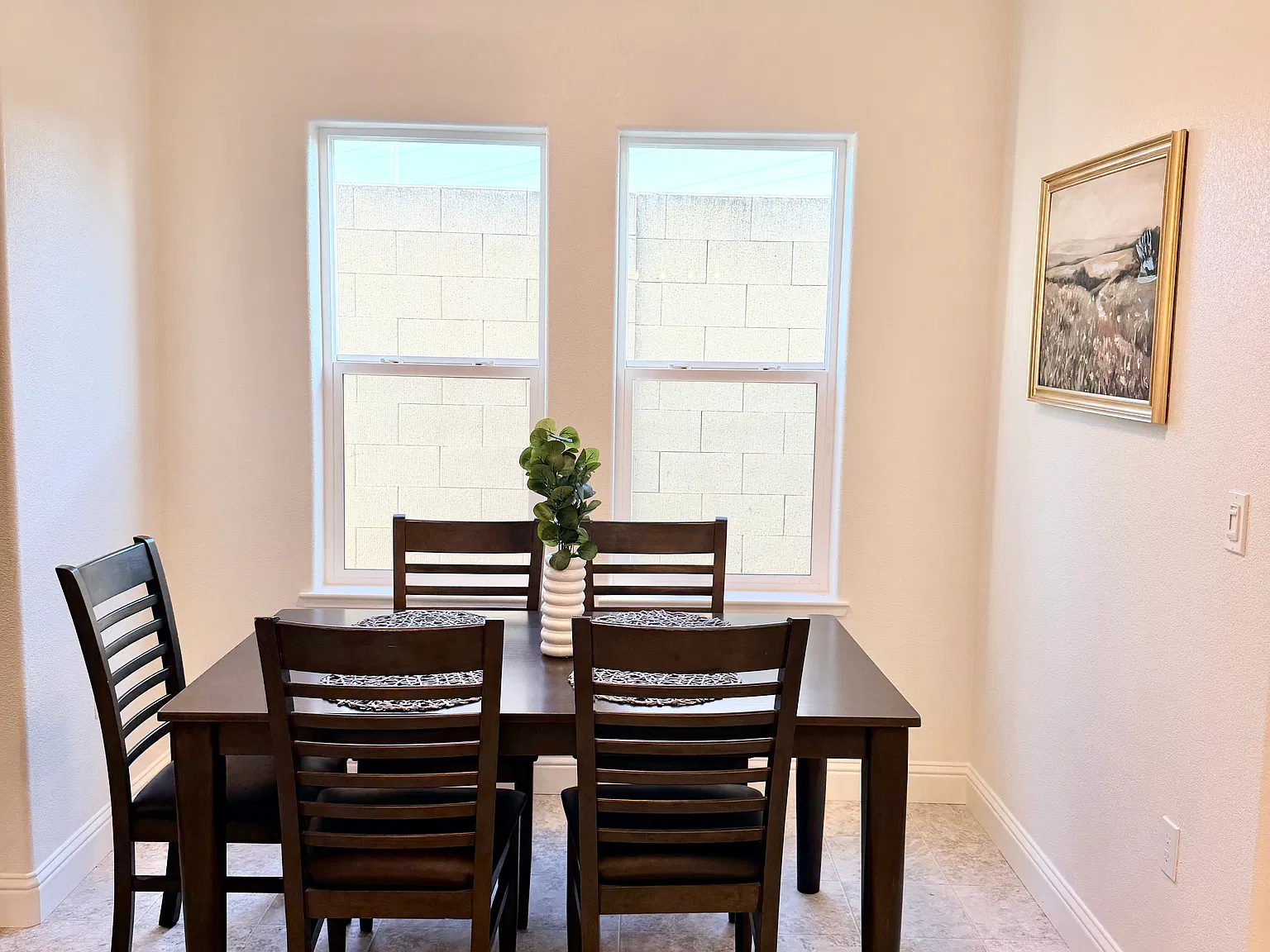 4 bed, 2.5 bath, 1824 sqft, $6,000 — Photo 4