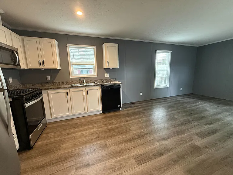 Kitchen to Livingroom