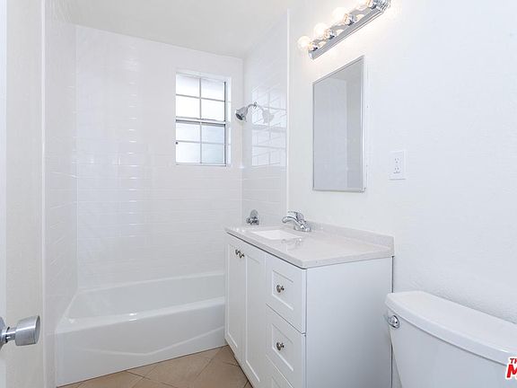 4th image of 3511 1/2 Kinney St
