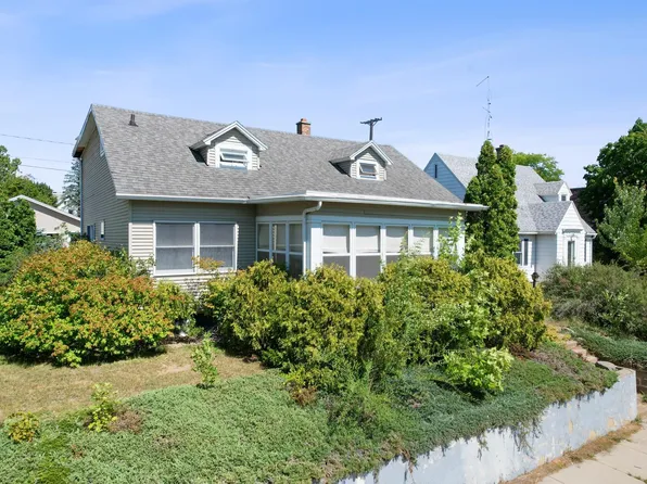 729 W Pleasant St, Portage, WI 53901
