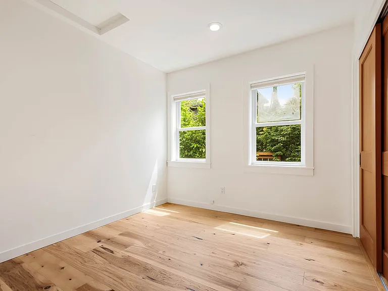 2223 11th Ave E — Photo 18