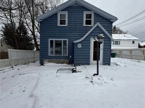 136 Ferris Ave, Chardon, OH 44024