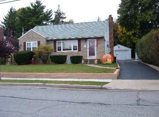 69 Whaley Ave, Bethpage, NY
