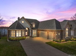 2087 Cliffside Dr, Wixom, MI 48393