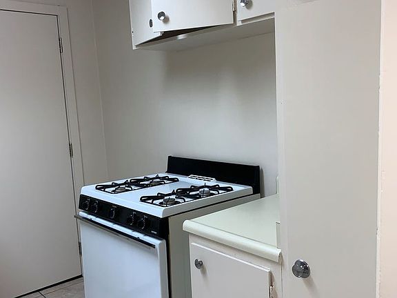 5th image of 107 E Canal Dr #4185391