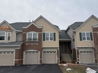 437 Pine Lake Cir, Vernon Hills, IL 60061