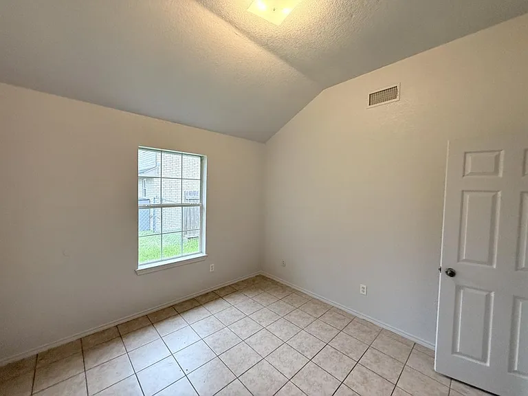 3708 Gus Dr #B — Photo 22