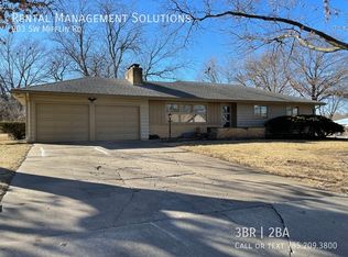 903 SW Mifflin Rd, Topeka, KS 66606