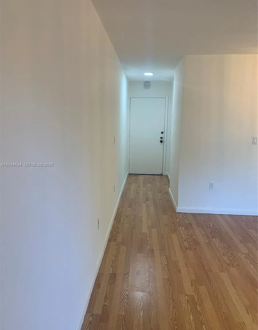 Grove Gardens Condo — Photo 4