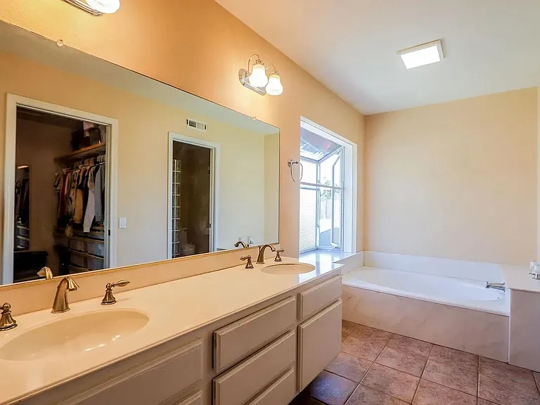 25051 Katie Ave — Photo 19