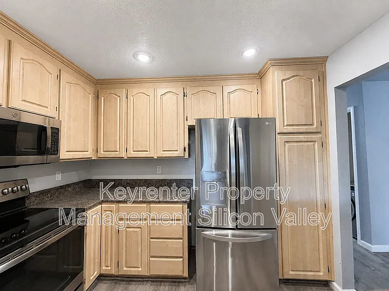 1418 Capurso Way — Photo 9