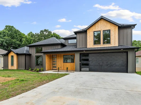 7 Grampian Dr, Bella Vista, AR 72715