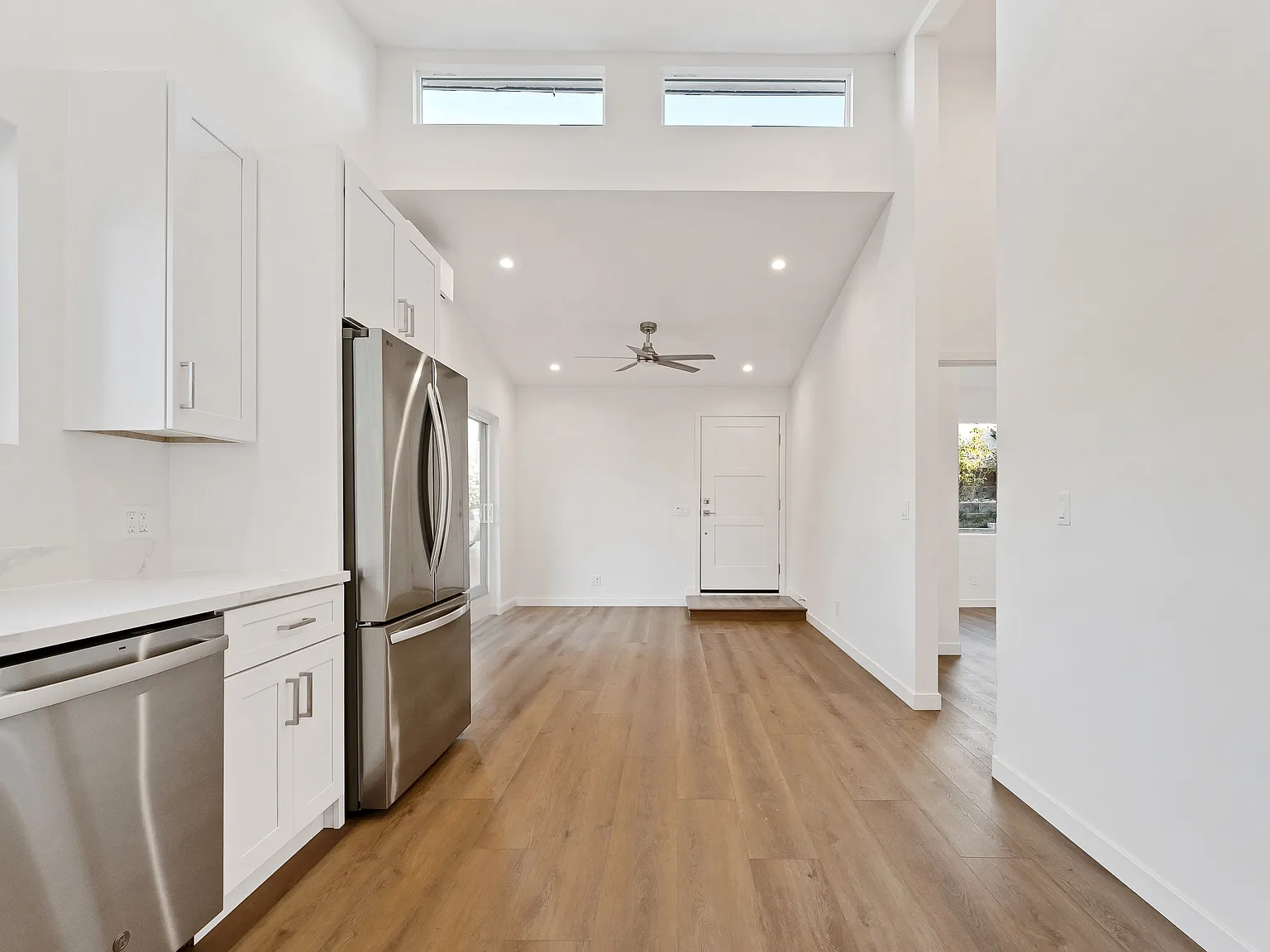 3377 A St — Photo 2