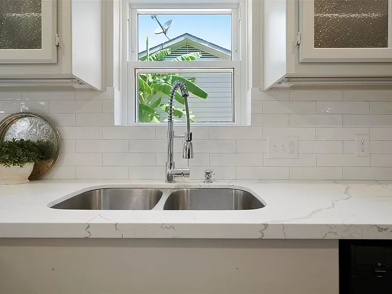 1726 Ashford Hollow Ln — Photo 17