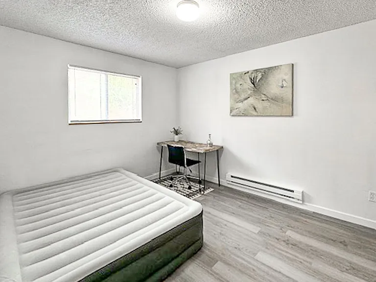 Latah Apartments — Photo 15