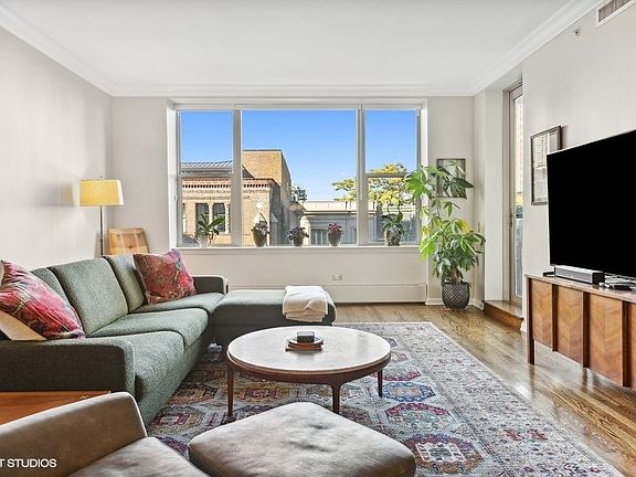 2nd image of 1301 N Dearborn St APT 503