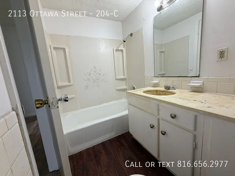 2113 Ottawa St #204C — Photo 36