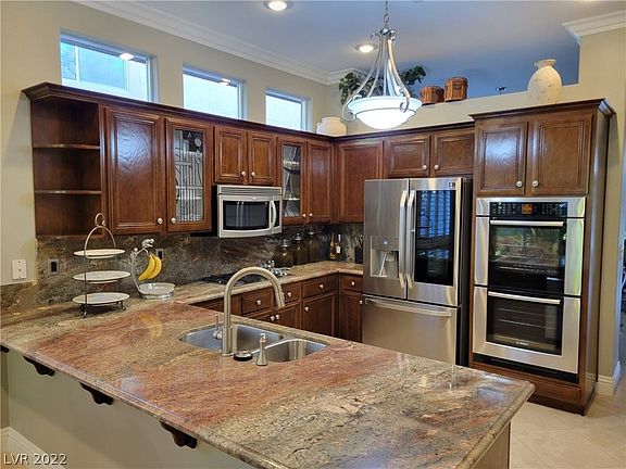 5th image of 10668 Sapphire Vista Ave