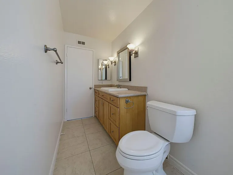 1038 Rimwood Dr — Photo 23
