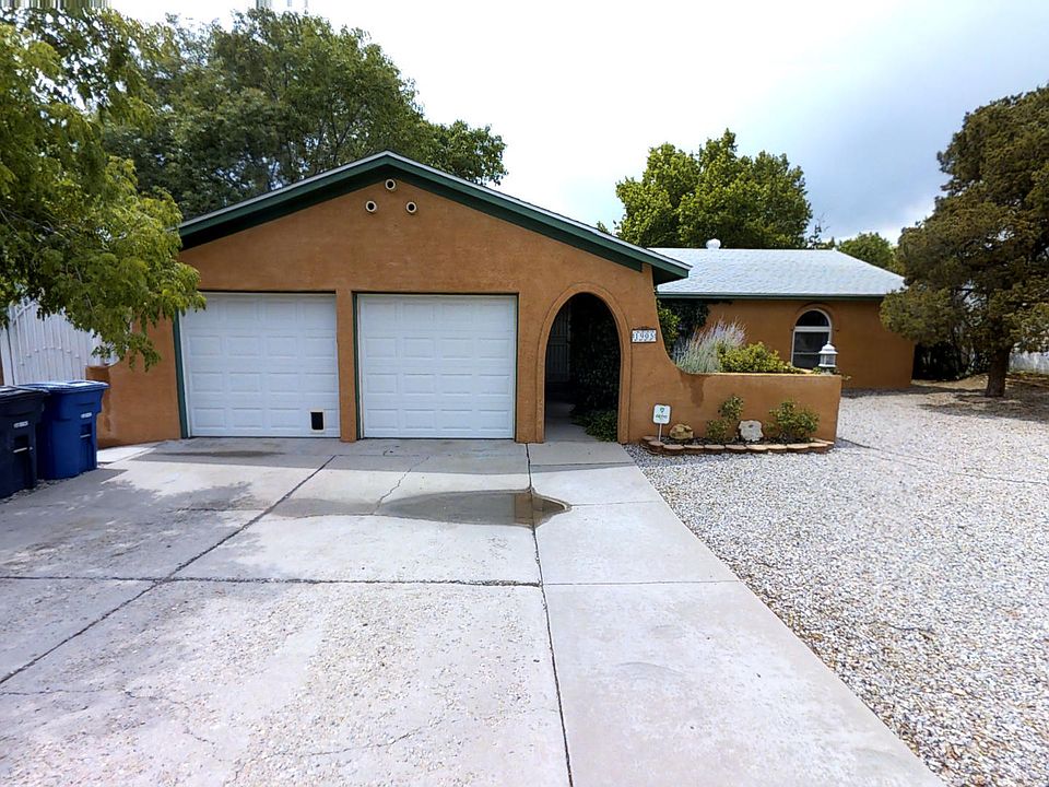 1st image of 1905 Paige Pl NE