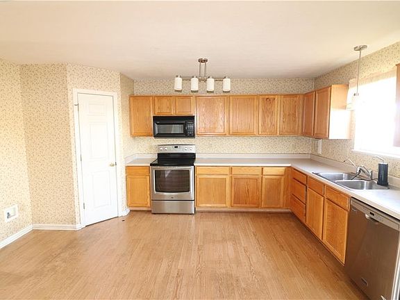 4th image of 6872 W Odessa Way