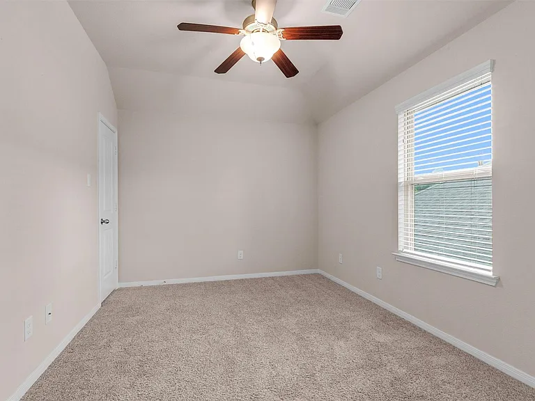 5340 Pointe Spring Xing — Photo 28