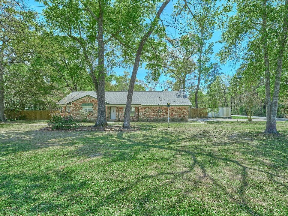 1st image of 1815 Live Oak Dr