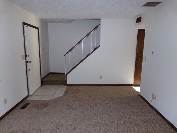 4th image of 204 1/2 W Francis St