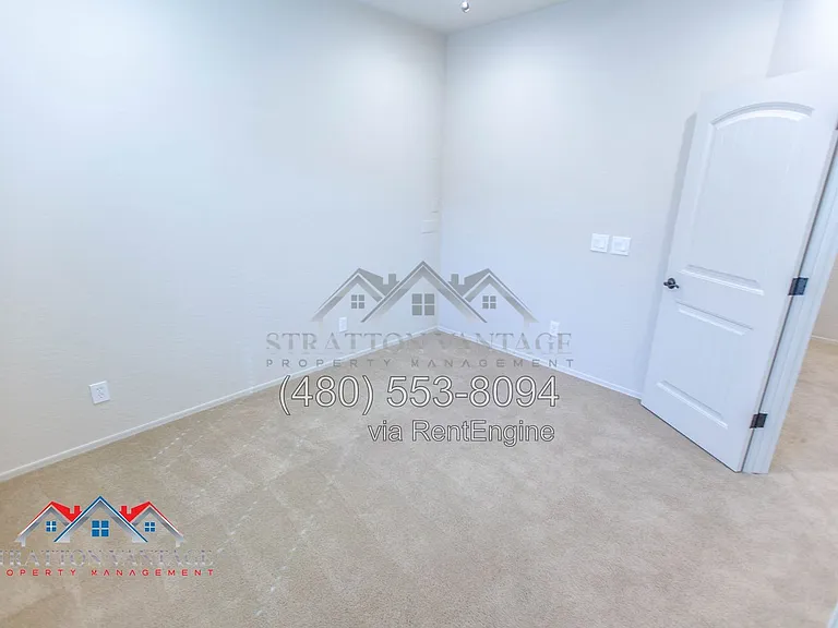 4467 E Remington Dr — Photo 20