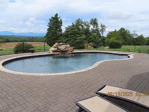 5th image of 6485 Falling Creek Rd