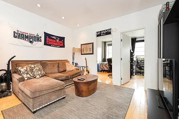 Rented by Bold New York | media 23