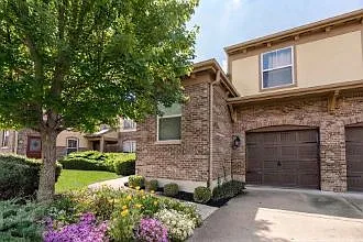 2 bed, 1140 sqft, $1,700 — Photo 3
