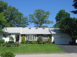 5 Todd Ln, Lynnfield, MA 01940