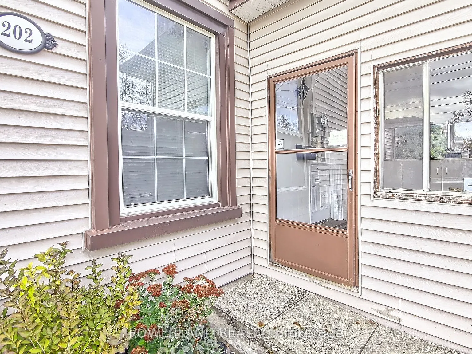 2 bed, $2,050 — Photo 4