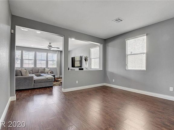 4th image of 332 Woodsfield Ct