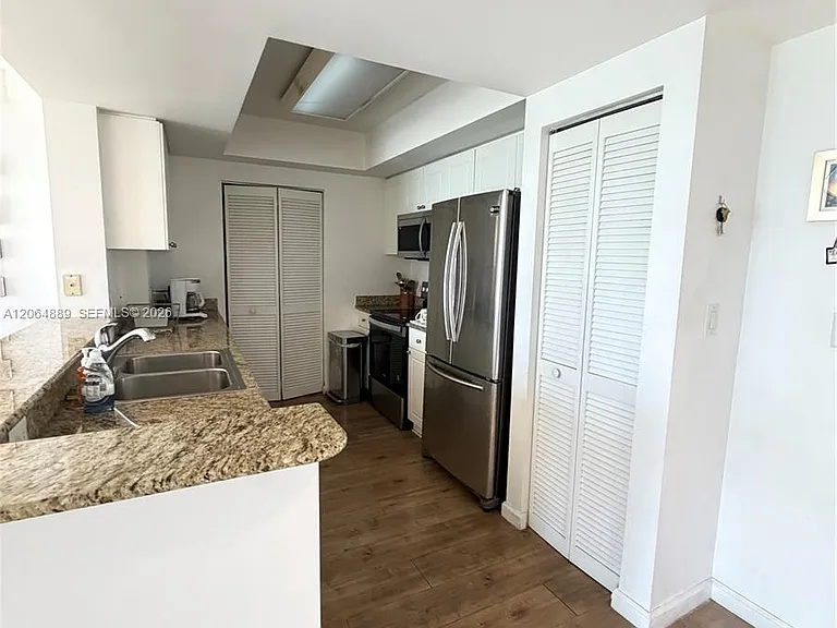 19501 W Country Club Dr #1215 — Photo 8