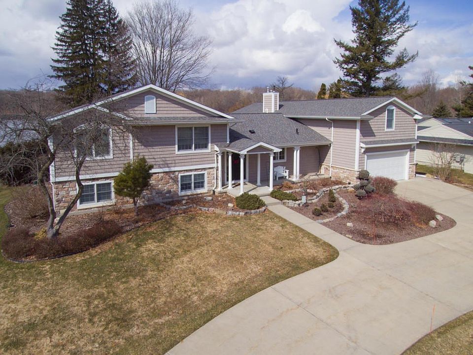 4316 Lake Forest Dr-201