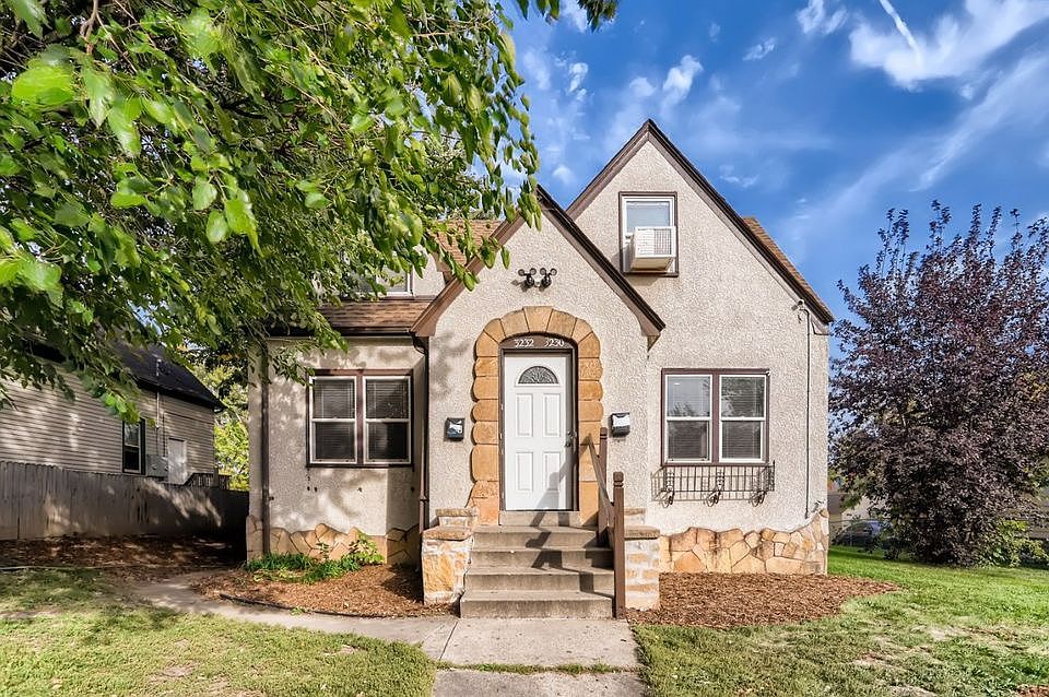 1st image of 3230 James Ave N #1