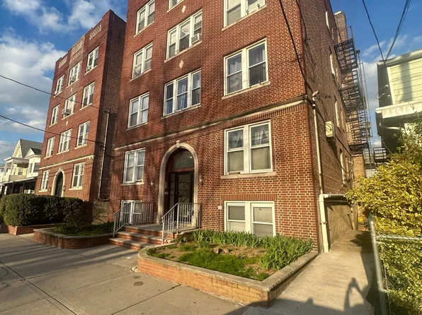 160 Avenue C image 1 of 7