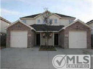 1224 Village Garden Dr, Azle, TX 76020