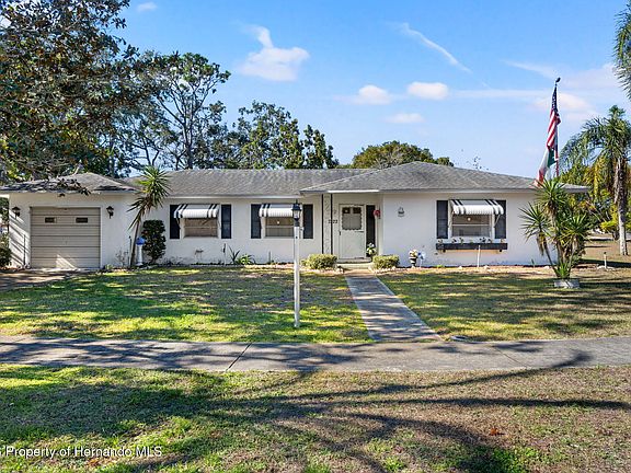 5th image of 7222 Holiday Dr