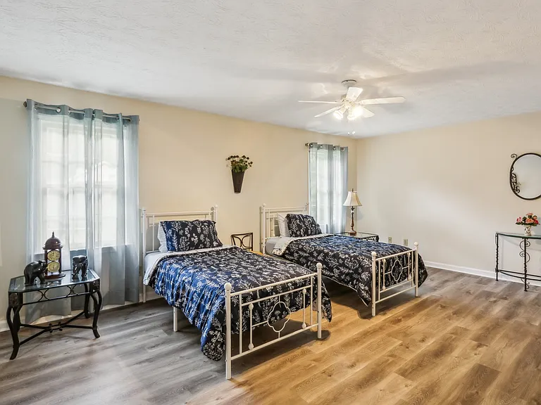2301 Birdie Ln — Photo 21