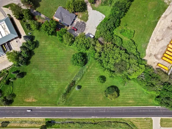 106 CARRIAGE HILL DRIVE, Watertown, WI 53098