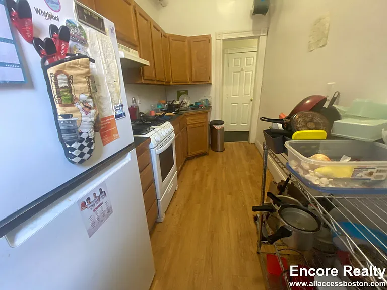 464 Commonwealth Ave #BASEMENT — Photo 4