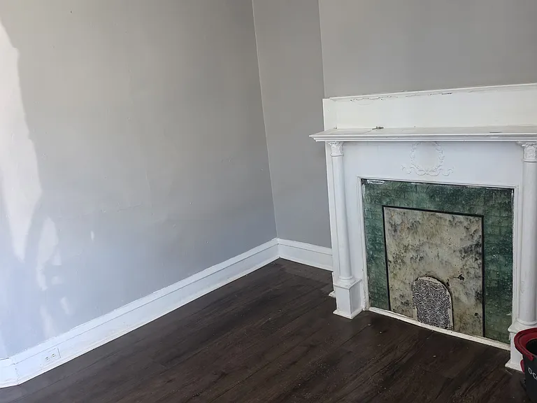 1228 W Oakdale St — Photo 10