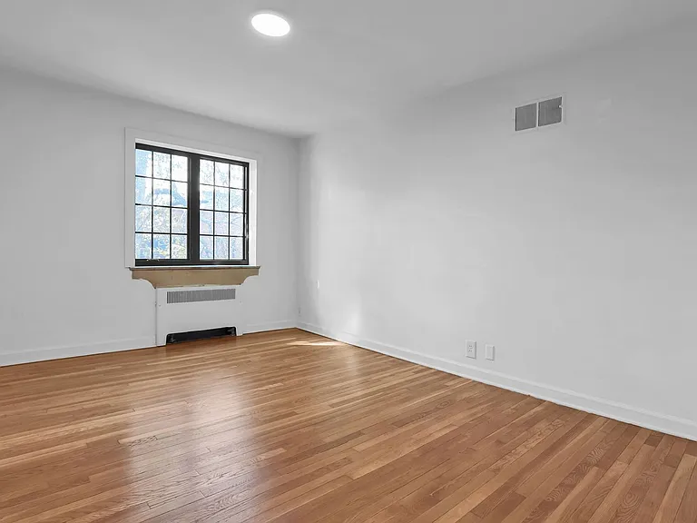 451 E Town St #106 — Photo 20