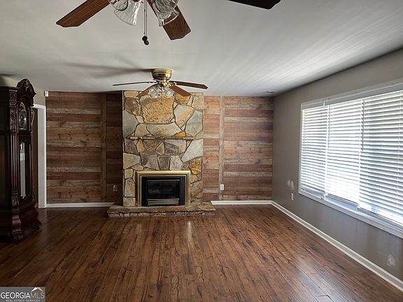 3rd image of 1012 Bexton Rd