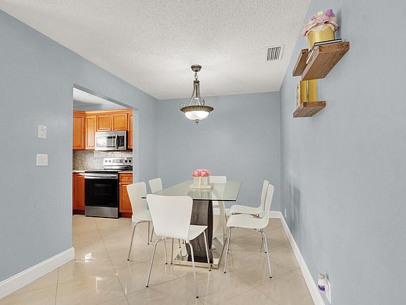 5th image of 5272 Bosque Lane #31