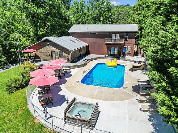Utopia Pool & Hot Tub Deck with Shaded Seating